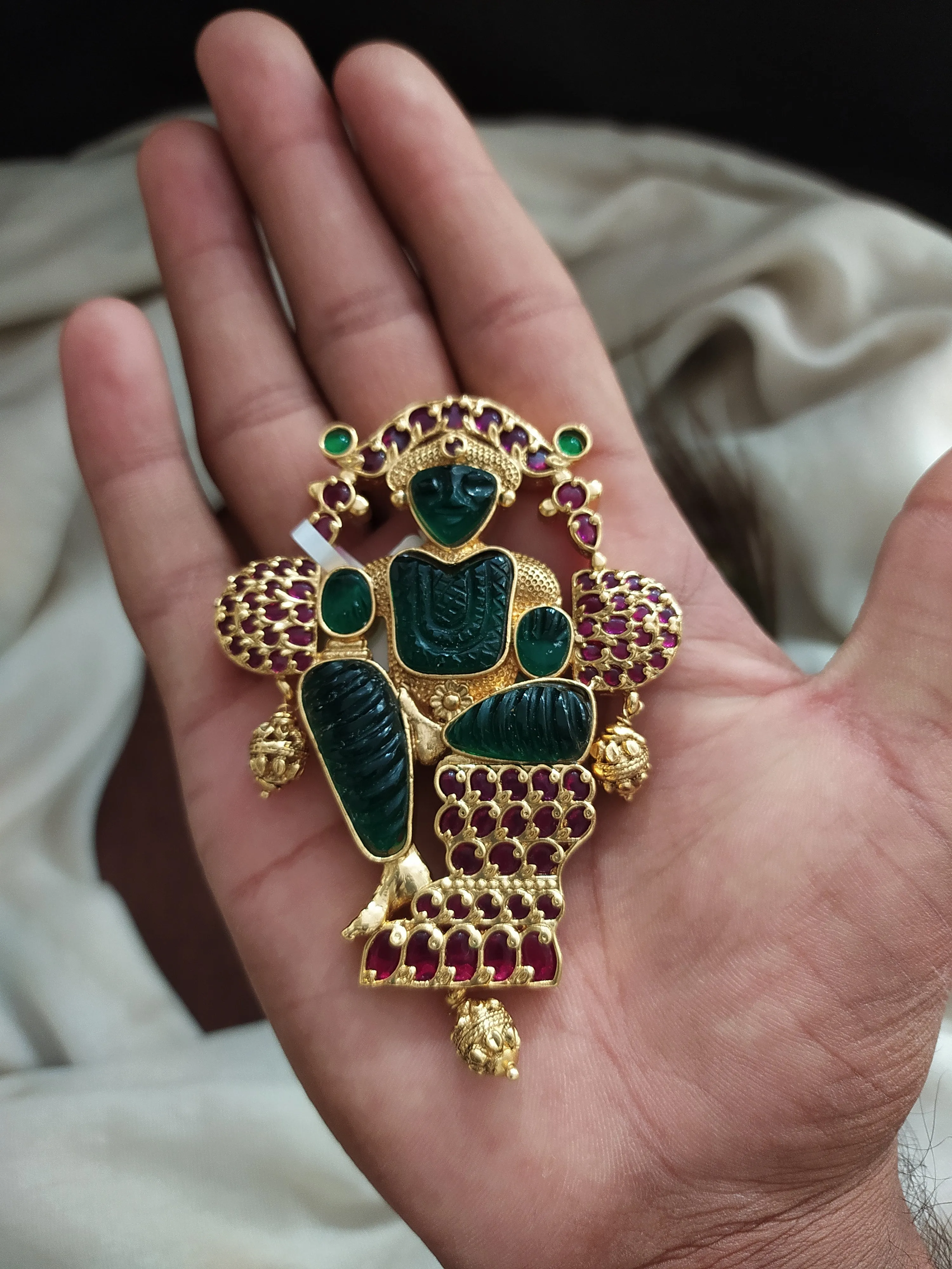 Antique Lakshmi-Designed Kemp Pendant Set with Kemp, Green, and Quartz Stones