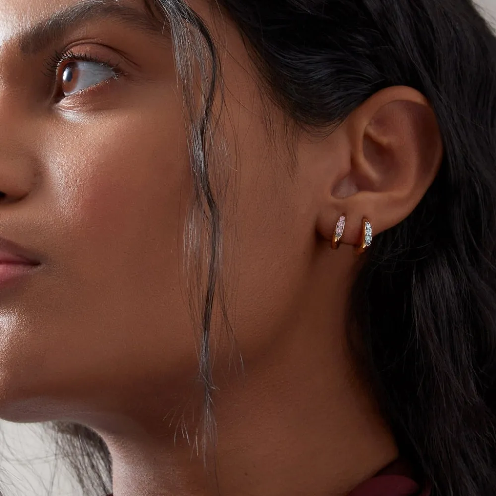 Huggie Hoop Earring - Gold/Sapphire - BIRE3GPSA