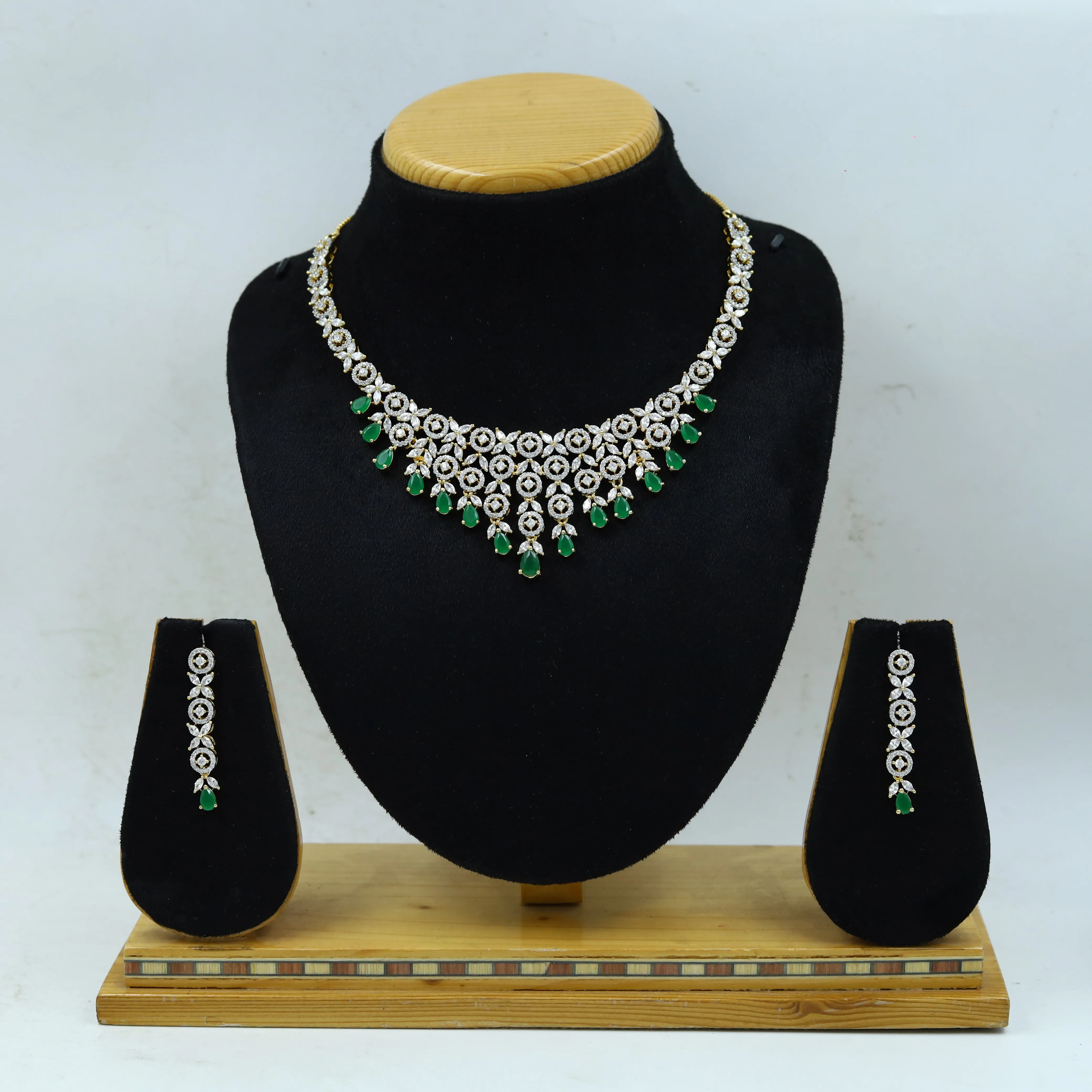 Round Neck Zircon/AD Necklace Set 14854-08